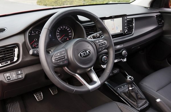 kia_rio_premiera_2016_interier