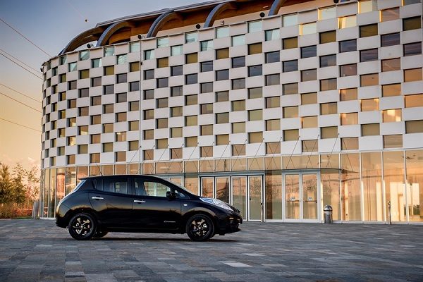 nissan-leaf-black-edition
